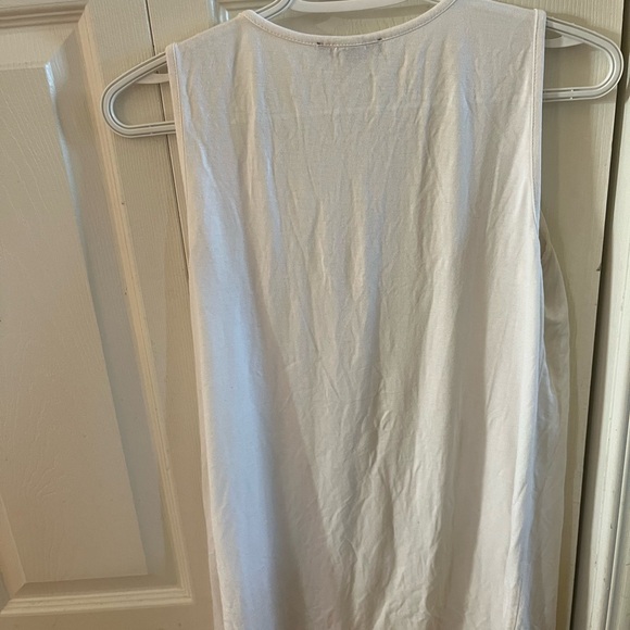 Size medium cream coloured tank top - Picture 2 of 2